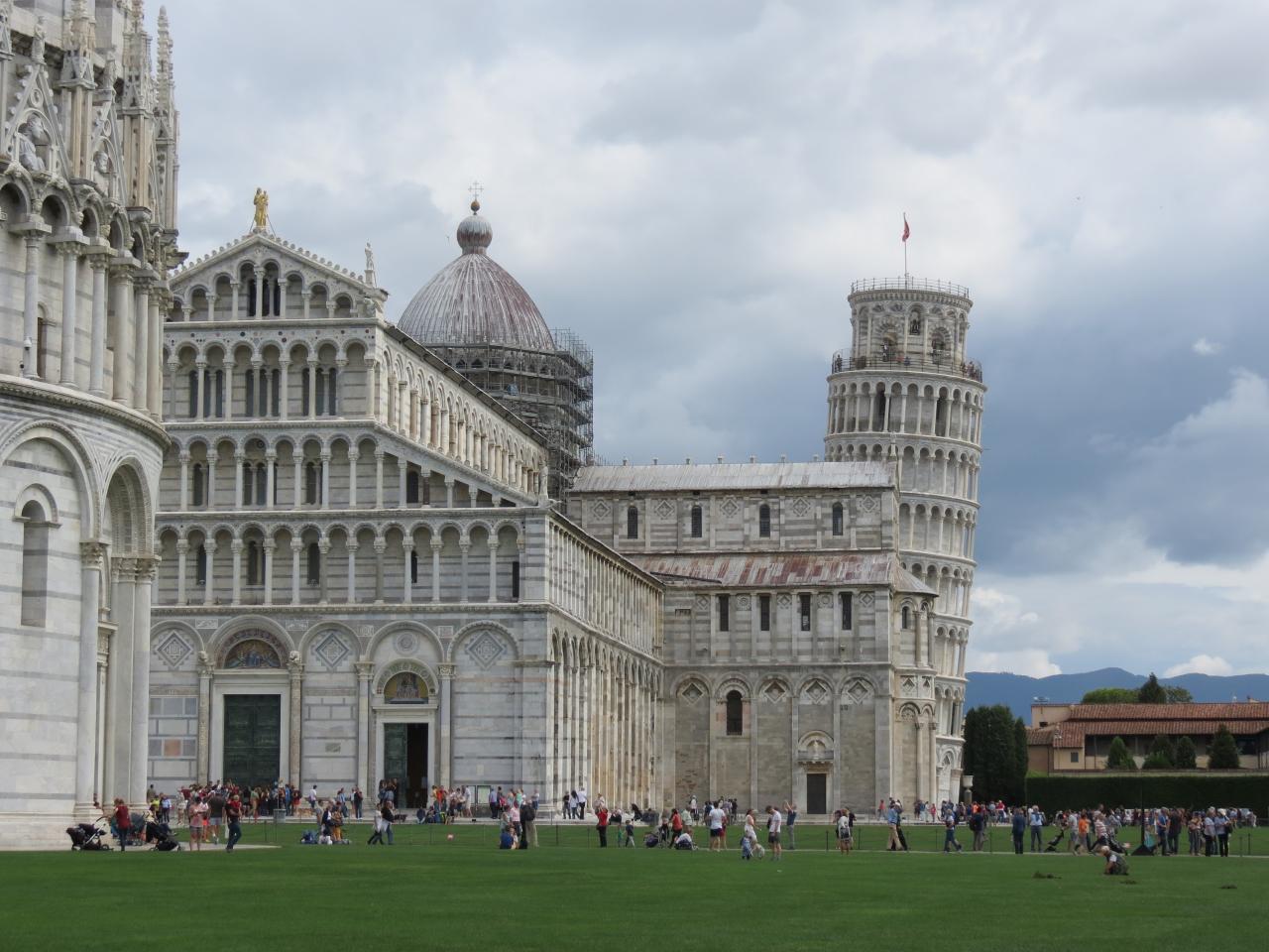 Pise place duomo