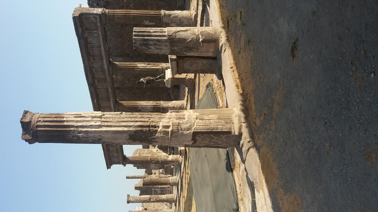 Pompeii Temple Appollon